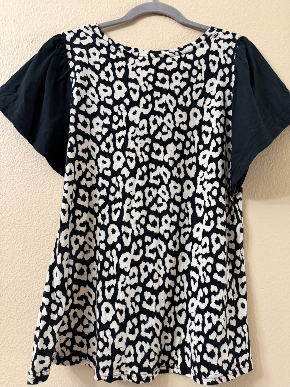Cato Leopard Print Flutter Sleeve Top Size L Lightweight Summer Blouse